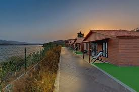 Royal Cottages (River View)