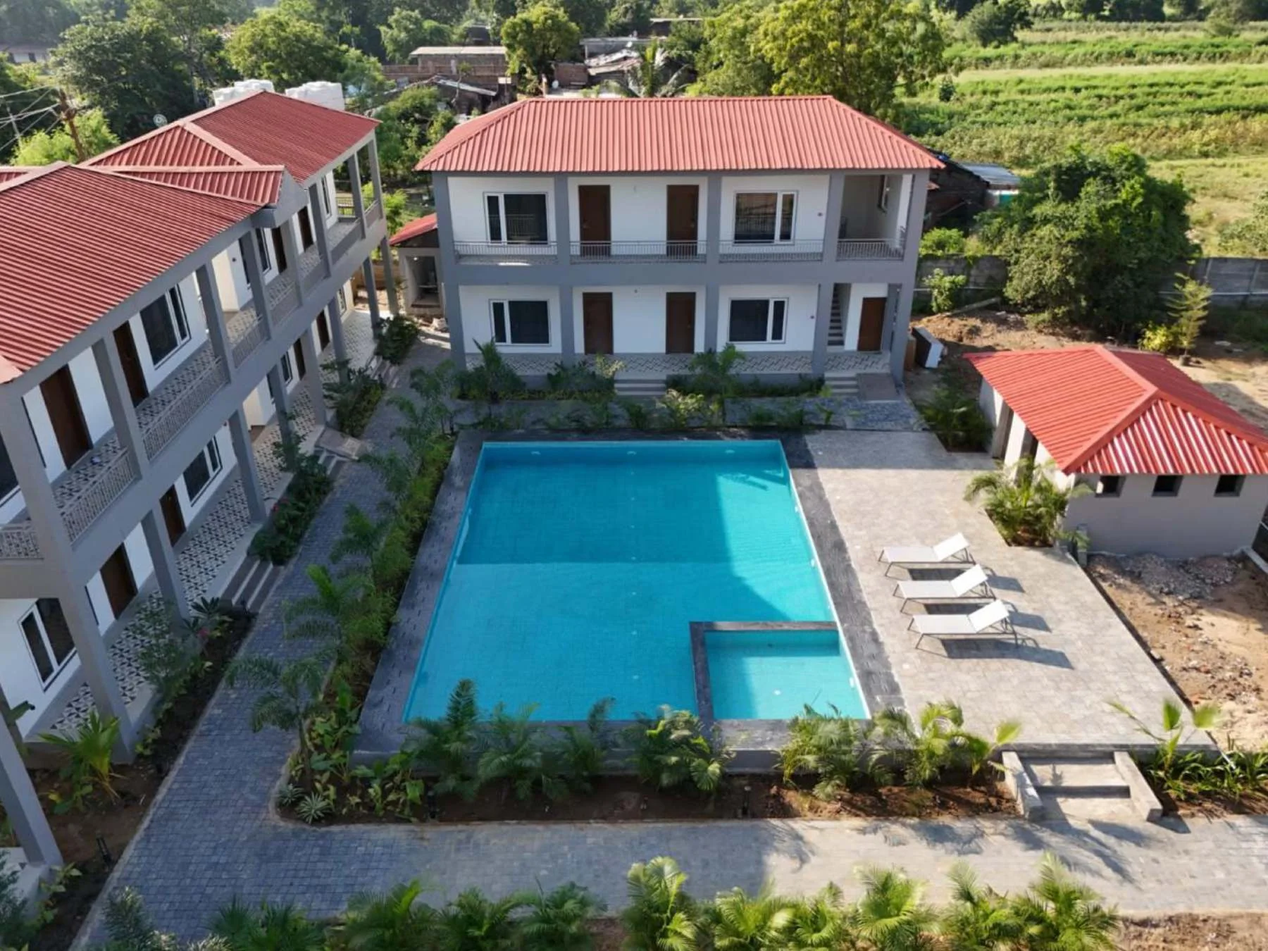 Luxuriaa Inn Resort